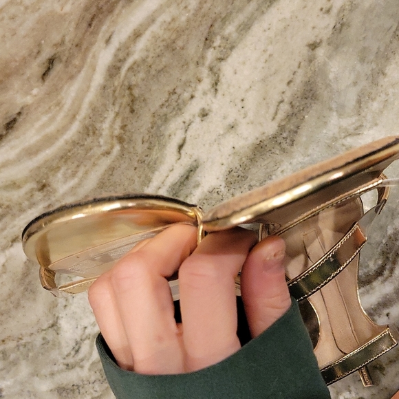 Tamara Mellon flat gold strap sandal with clear strap - Picture 6 of 10